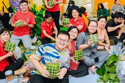 Giữ lửa nồi bánh nghĩa tình: Không khí đón Tết rộn ràng khắp các tỉnh phía Nam