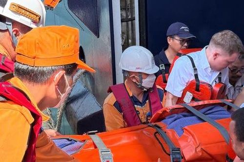 Cấp cứu trên biển giữa đêm 27 Tết: Hành khách tàu du lịch quốc tế thoát nguy kịch