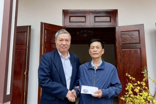 'Đụng lợn Tết' – Giữ lửa sum vầy