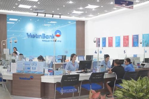 Tín dụng phân hóa, lãi suất bất động sản tăng cao