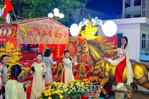 Hơn 3.000 lượt người tham quan Hội Xuân phường Bạc Liêu 2026