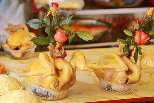 Nên cúng gà nguyên con hay chặt miếng?
