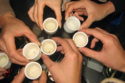 Sưng môi khó thở sau tiệc tất niên với món ăn 'độc, lạ'
