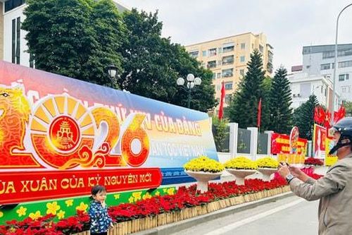 Xuân về trên phường Đống Đa và Ô Chợ Dừa