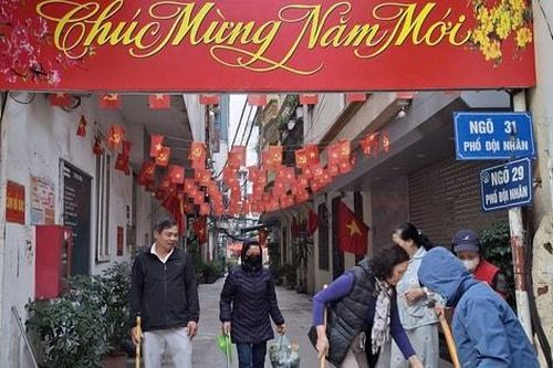 Nhân dân Ngọc Hà làm đẹp phố phường đón Tết