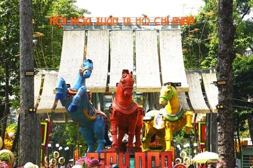 Rực rỡ Hội hoa xuân Tao Đàn Tết Bính Ngọ