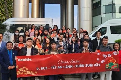 'Chuyến xe yêu thương' đưa đoàn viên về quê đón Tết