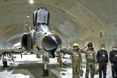 F-4 Phantom II - 'quái điểu hạng nặng' Mỹ từng bán cho Iran