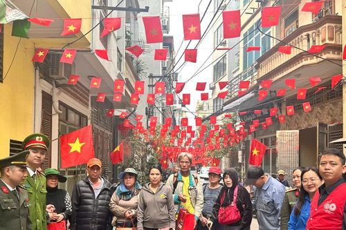 Món quà Xuân gửi những người con xa quê