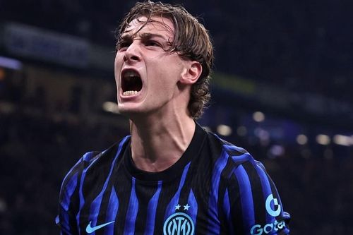 Inter làm nên lịch sử ở derby Italy