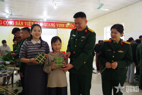 Sôi nổi hội thi gói bánh chưng ở Bộ CHQS tỉnh Sơn La