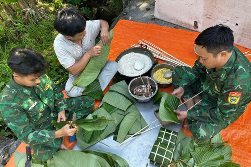 Tết ấm áp, nghĩa tình ở Hòn Sơn Chà - Đà Nẵng