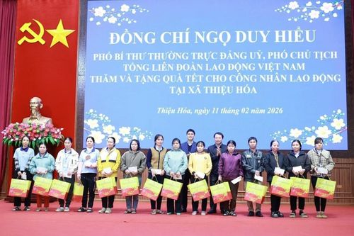 Đem xuân ấm đến với người lao động