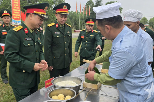 Vui đón Tết ấm áp, nghĩa tình tại Lữ đoàn 299