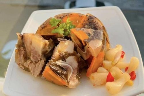 Tuyệt chiêu nấu thịt đông trong veo, mềm tan cho mâm cỗ Tết