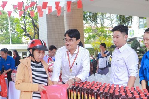 Xuân yêu thương, Tết sẻ chia