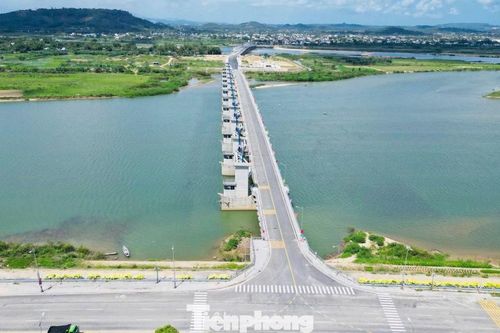 Cận cảnh đập dâng gần 1.500 tỷ đồng vừa thông xe ở Quảng Ngãi