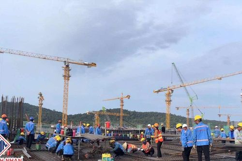 27 Tết: Hơn 6.200 công nhân tình nguyện bám công trường APEC Phú Quốc