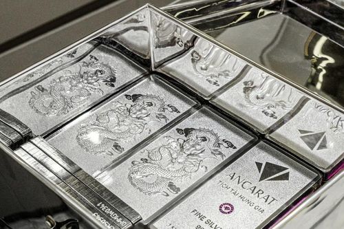 Giá bạc hôm nay 15/2/2026: Người 'đu đỉnh' vẫn lỗ 34-44 triệu đồng/kg