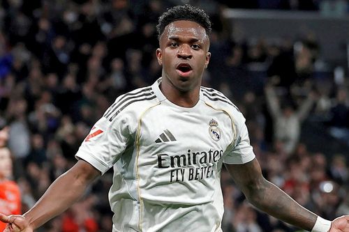 Real Madrid lên đầu bảng La Liga: Mourinho, hãy đợi đấy
