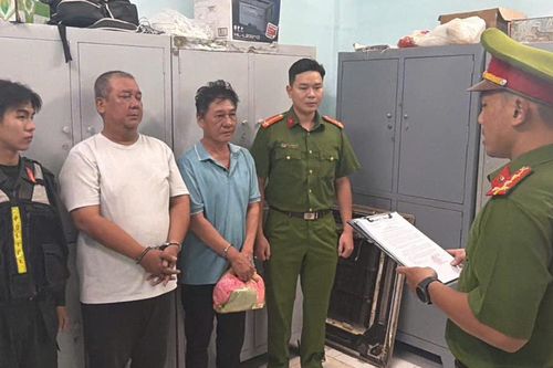 Bắt khẩn cấp nhóm tài xế ẩu đả 'đại náo' khu vực sân bay Tân Sơn Nhất