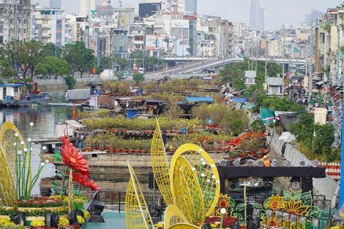 Nhộn nhịp Chợ hoa 'Trên bến dưới thuyền' ngày cận Tết Bính Ngọ 2026