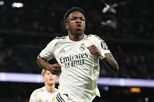 Vinicius Jr rực sáng thay Kylian Mbappe, Real Madrid đè bẹp Real Sociedad để chiếm đỉnh bảng