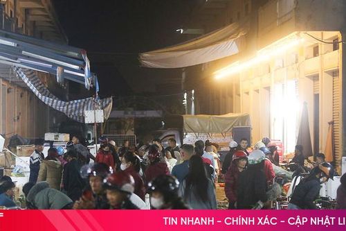 Đêm ở chợ đầu mối lớn nhất Hà Tĩnh dịp cận Tết