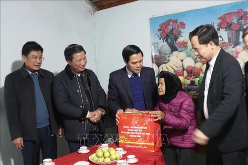 Tết Bính Ngọ sẻ chia yêu thương
