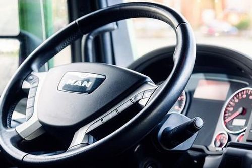 Lái xe đường dài ngày Tết, mệt mỏi là kẻ thù số một