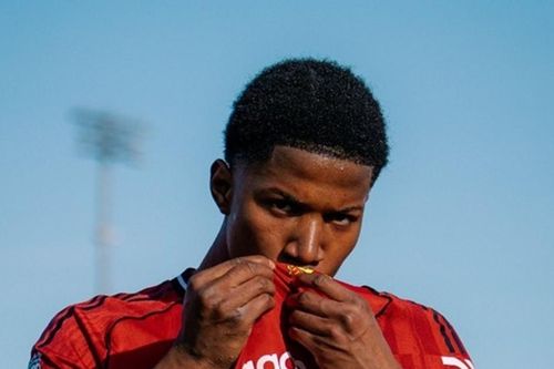 Chido Obi tỏa sáng giúp U18 Man Utd đánh bại Man City 3-1