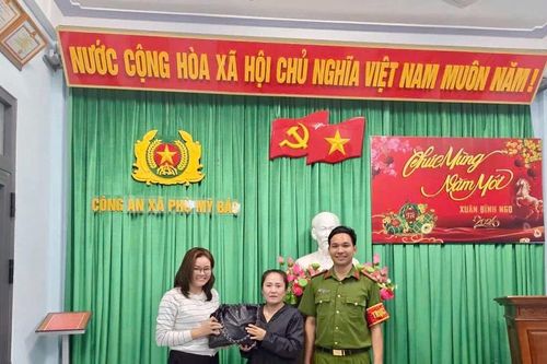 Hai người dân xã Phù Mỹ Bắc trả lại tài sản giá trị lớn cho người đánh rơi