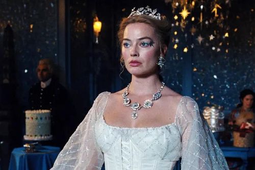 Đồi gió hú thống trị phòng vé Mỹ: Margot Robbie và Jacob Elordi gây sốt ngày mở màn