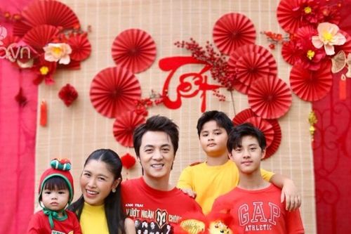 Đăng Khôi và Thủy Anh hé lộ biệt thự mới sau khi đón Tết Bính Ngọ cùng 3 con trai