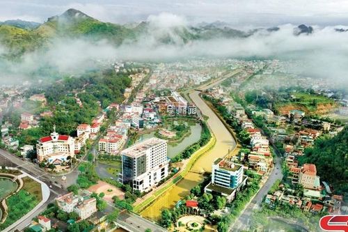 Xuân về phố núi Sơn La