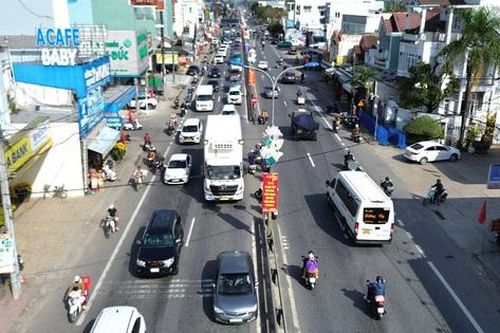 Lượng xe tăng đột biến, cao tốc chia lửa cho QL1A ngày cận Tết