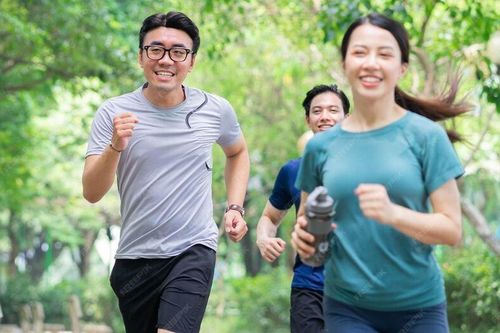 Ba cách tập thể dục 'tranh thủ' trong ngày Tết