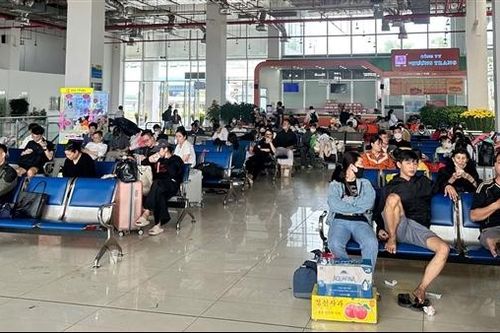 Bến xe, nhà ga đảm bảo vận chuyển hành khách cuối cùng về quê dịp Tết