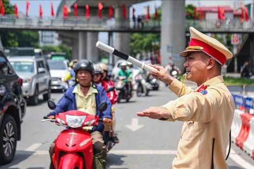 Hà Nội phân luồng giao thông phục vụ thi công khẩn cấp