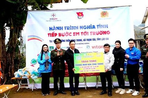 Điện lực Lào Cai vững bước vào năm mới