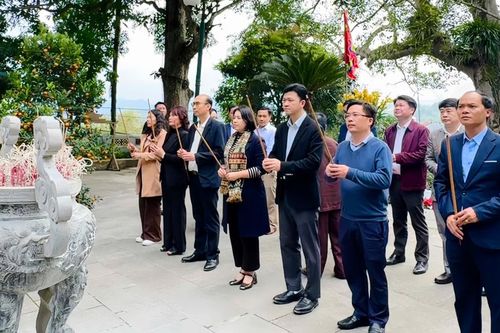Ba phường trung tâm tổ chức Lễ dâng hương tại các đền, chùa và di tích lịch sử - văn hóa nhân dịp Tết Nguyên đán Bính Ngọ năm 2026
