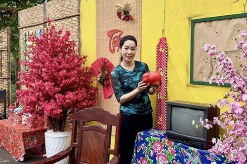 Biệt thự hàng chục tỷ của NSND Trịnh Kim Chi bỗng khoác màu áo làng quê, cô trò dựng tiểu cảnh đặc sắc