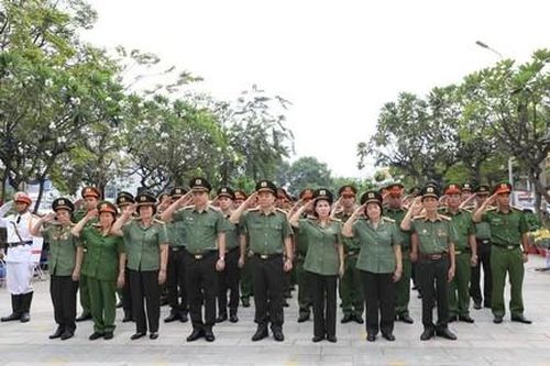 Công an TPHCM dâng hương tưởng niệm các Anh hùng Liệt sĩ An ninh T4