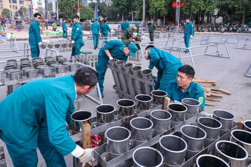 Toàn cảnh trận địa pháo hoa ở Hà Nội chào mừng năm mới Bính Ngọ 2026
