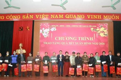 Xã Yên Lãng: Chăm lo Tết cho người có công, người yếu thế