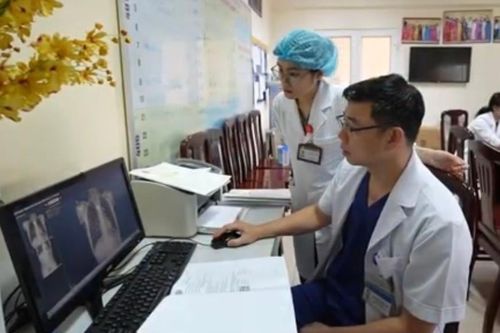 Cẩn trọng với những 'bẫy' tai nạn rình rập trẻ nhỏ ngày Tết