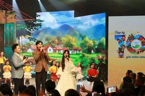 Gala 'Cặp lá yêu thương 2026' – 10 năm 'Trao cơ hội đi học – Cho cơ hội đổi đời'