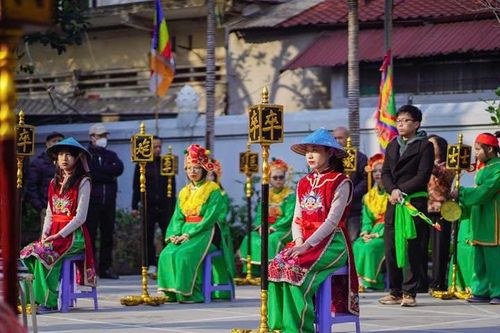 Độc đáo Lễ hội chùa Vua - 'Cờ miếu' của Thăng Long