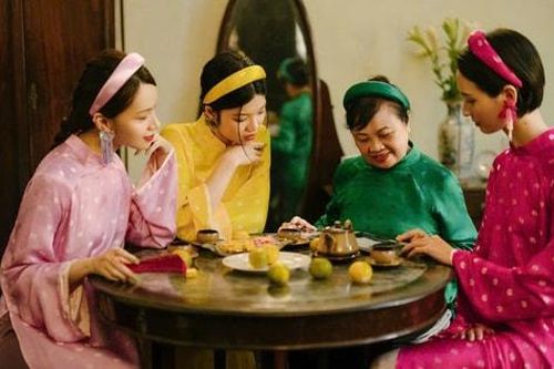 Người phố cổ đón Tết