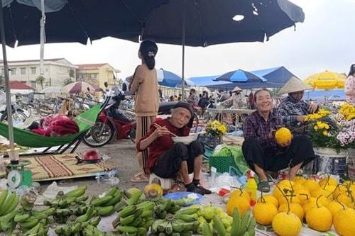 Khi Tết về trên những nẻo chợ làng